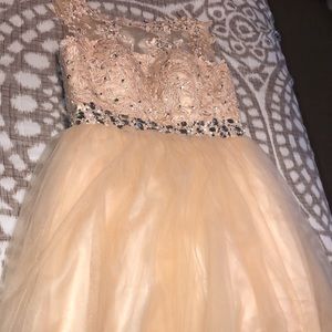 Meet your Posher, Fatima